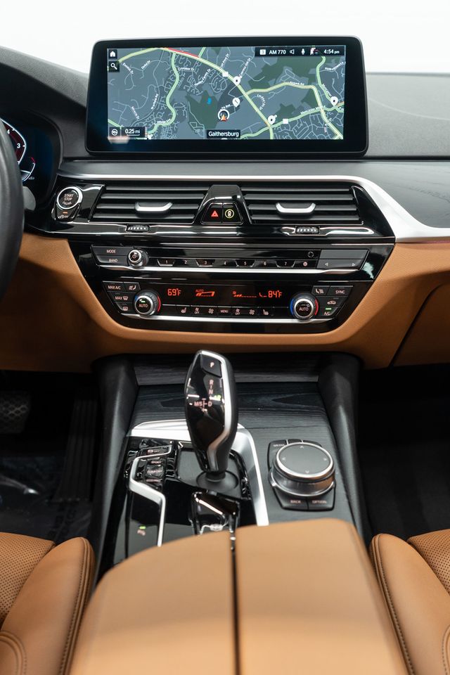 2023 BMW 5 Series 530i xDrive - 22976215 - 18