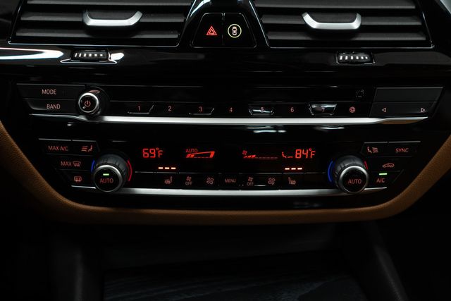 2023 BMW 5 Series 530i xDrive - 22976215 - 19