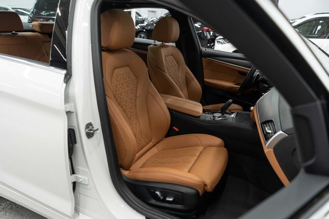 2023 BMW 5 Series 530i xDrive - 22976215 - 8