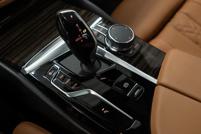 2023 BMW 5 Series 530i xDrive - 22992895 - 15