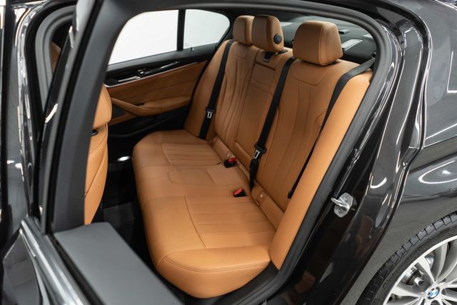 2023 BMW 5 Series 530i xDrive - 22992895 - 32