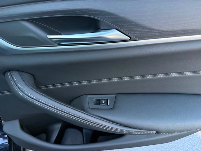 2023 BMW 5 Series 530i xDrive - 22984756 - 32