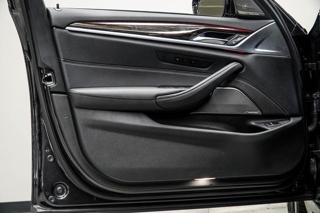 2023 BMW 5 Series 540i xDrive - 22975472 - 32