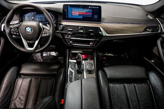2023 BMW 5 Series 540i xDrive - 22979356 - 13
