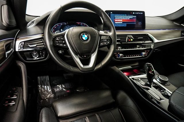 2023 BMW 5 Series 540i xDrive - 22979356 - 14