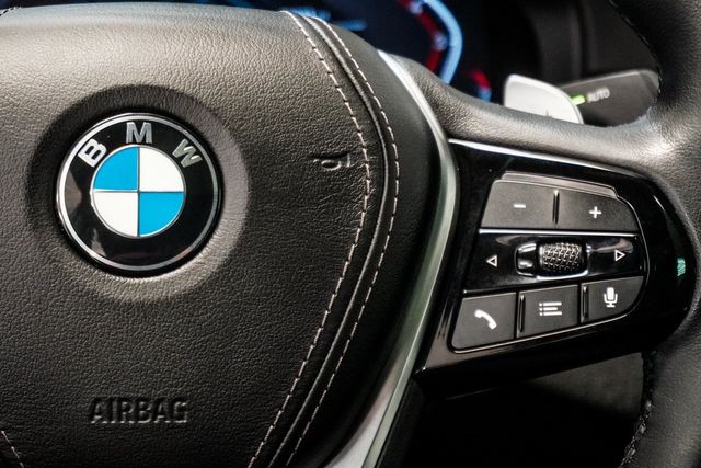 2023 BMW 5 Series 540i xDrive - 22979356 - 16