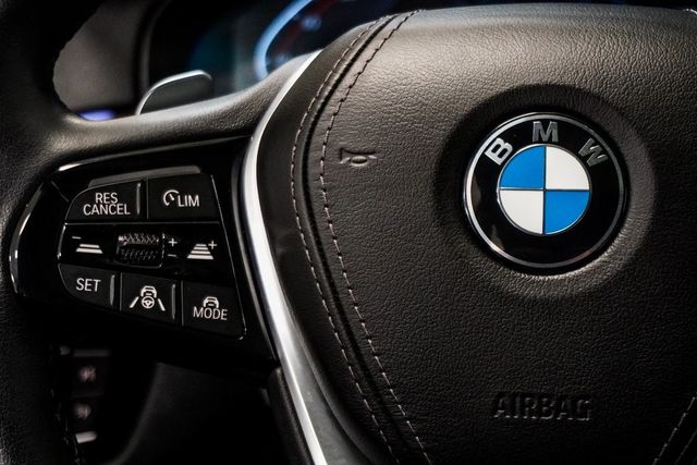 2023 BMW 5 Series 540i xDrive - 22979356 - 17