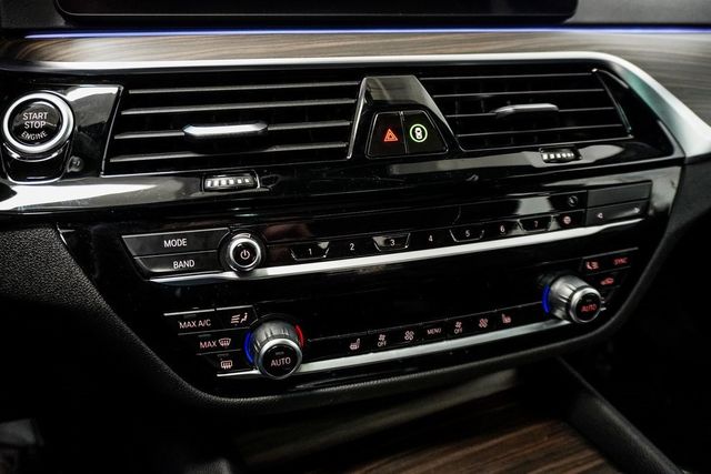 2023 BMW 5 Series 540i xDrive - 22979356 - 26