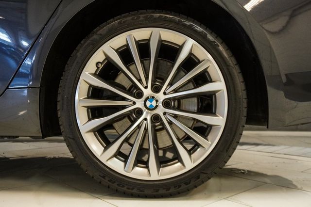 2023 BMW 5 Series 540i xDrive - 22979356 - 39