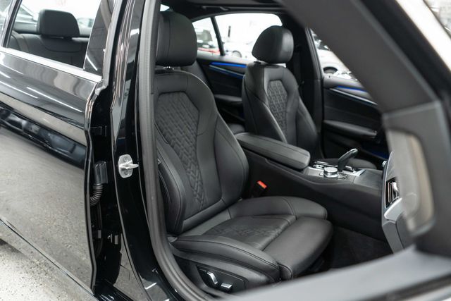 2023 BMW 5 Series 540i xDrive - 22994283 - 9