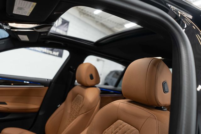 2023 BMW 5 Series 540i xDrive - 23069211 - 9