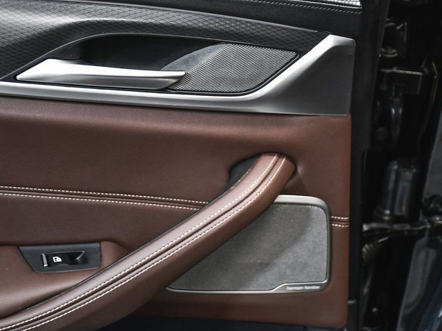 2023 BMW 5 Series M550i xDrive - 22986416 - 11
