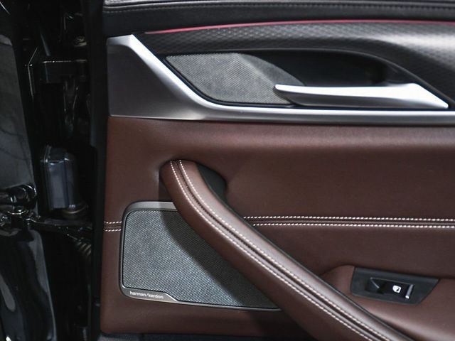 2023 BMW 5 Series M550i xDrive - 22986416 - 15