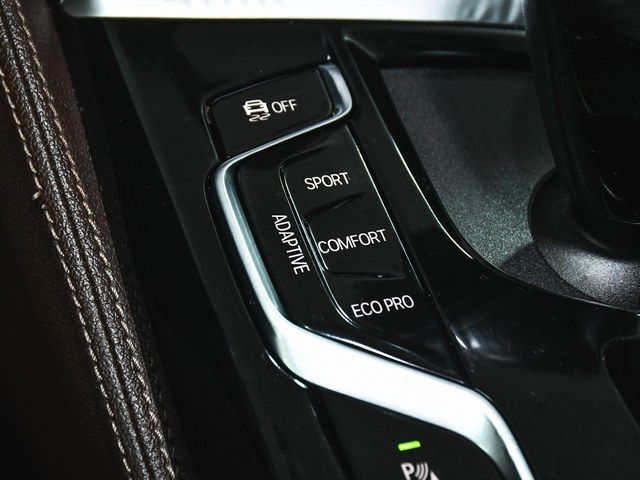 2023 BMW 5 Series M550i xDrive - 22986416 - 40