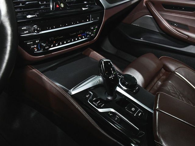 2023 BMW 5 Series M550i xDrive - 22986416 - 50