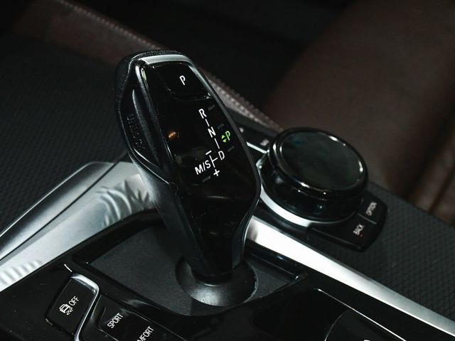 2023 BMW 5 Series M550i xDrive - 22986416 - 52