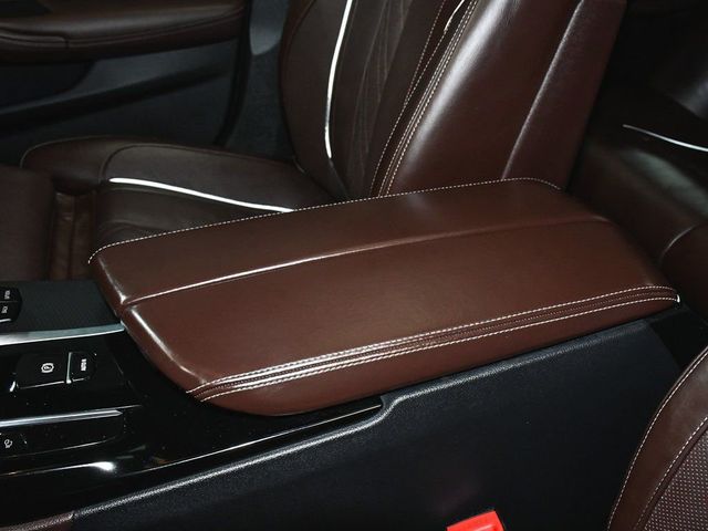 2023 BMW 5 Series M550i xDrive - 22986416 - 54