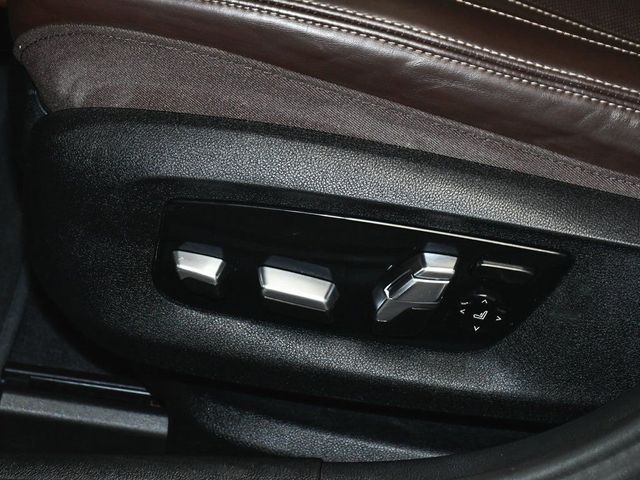 2023 BMW 5 Series M550i xDrive - 22986416 - 58