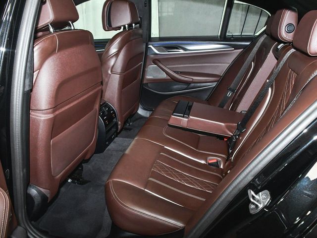 2023 BMW 5 Series M550i xDrive - 22986416 - 60