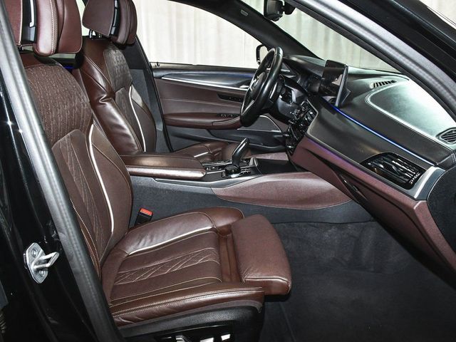 2023 BMW 5 Series M550i xDrive - 22986416 - 66