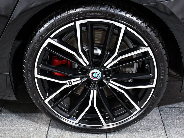 2023 BMW 5 Series M550i xDrive - 22986416 - 7