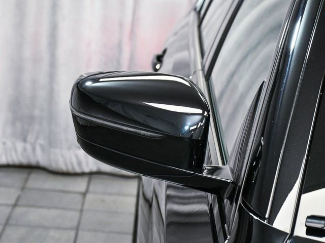 2023 BMW 5 Series M550i xDrive - 22986416 - 79