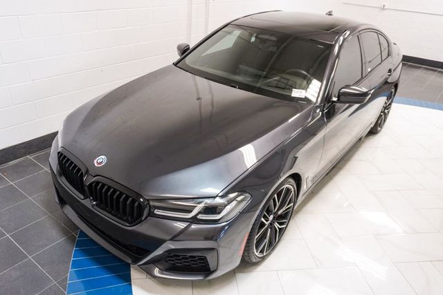 2023 BMW 5 Series M550i xDrive - 23020346 - 40
