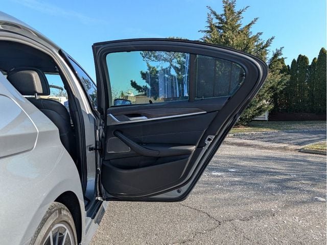 2023 BMW 5 Series M550i xDrive - 22993934 - 11