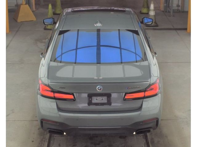 2023 BMW 5 Series M550i xDrive - 22993934 - 4