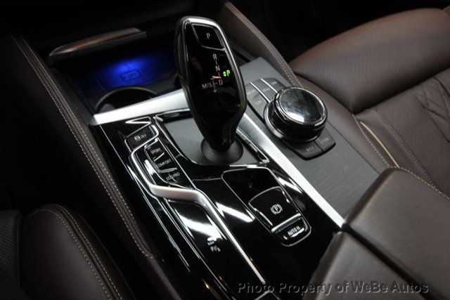 2023 BMW 5 Series M550i xDrive - 23009903 - 36