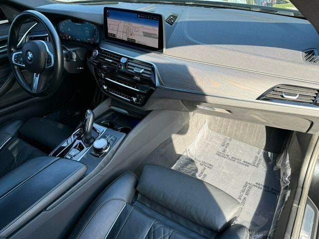 2023 BMW 5 Series M550i xDrive - 23099648 - 9