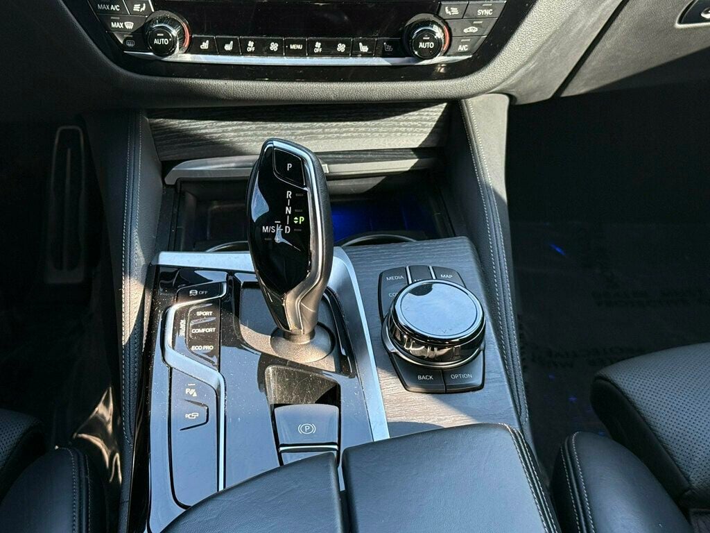 2023 BMW 5 Series M550i xDrive - 23099648 - 22