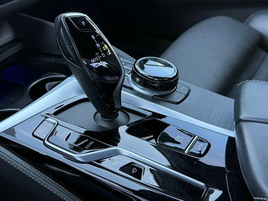 2023 BMW 5 Series M550i xDrive - 23099648 - 27