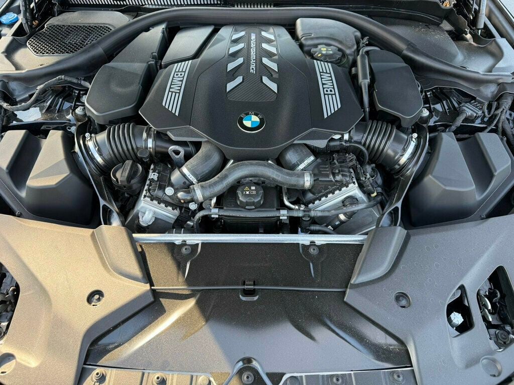 2023 BMW 5 Series M550i xDrive - 23099648 - 40