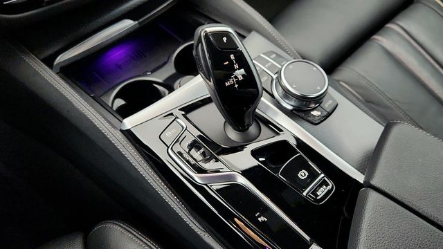 2023 BMW 5 Series M550i xDrive with Head-Up Display and Shadowline Package - 22957043 - 16