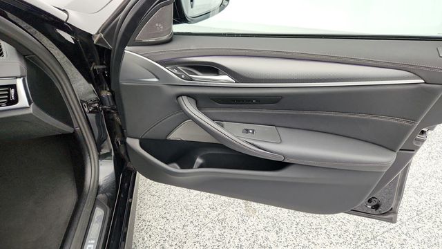 2023 BMW 5 Series M550i xDrive with Head-Up Display and Shadowline Package - 22957043 - 26