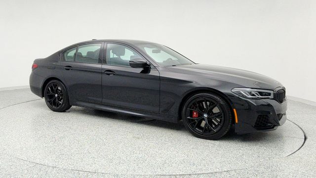 2023 BMW 5 Series M550i xDrive with Head-Up Display and Shadowline Package - 22957043 - 2