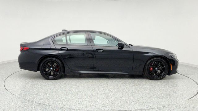 2023 BMW 5 Series M550i xDrive with Head-Up Display and Shadowline Package - 22957043 - 3