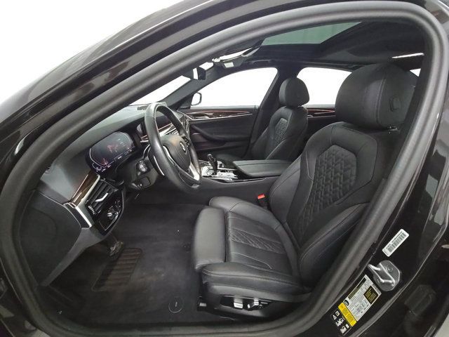 2023 BMW 5 Series MSRP$62995/X-Drive/PremiumPkg/HeadsUpDisplay/BackupCamera/NAV - 23083960 - 3