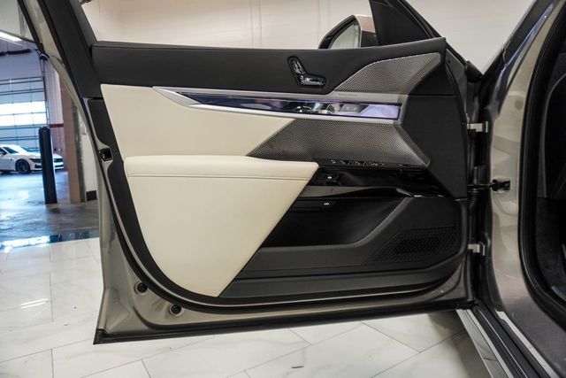 2023 BMW 7 Series 740i - 23064573 - 19
