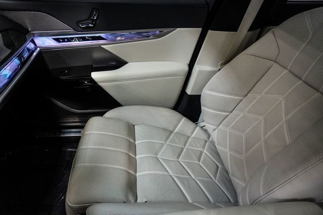 2023 BMW 7 Series 740i - 23064573 - 27