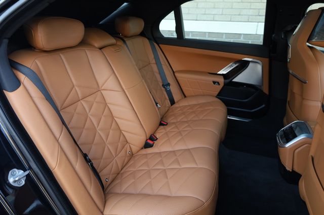 2023 BMW 7 Series 740i - 23002215 - 22