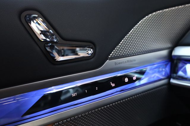 2023 BMW 7 Series 740i - 23002215 - 36