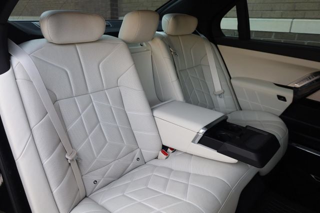 2023 BMW 7 Series 740i - 23034642 - 22