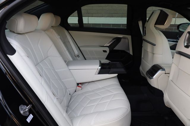 2023 BMW 7 Series 740i - 23034642 - 24