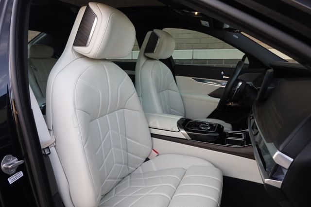 2023 BMW 7 Series 740i - 23034642 - 27