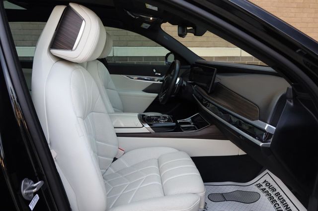 2023 BMW 7 Series 740i - 23034642 - 29