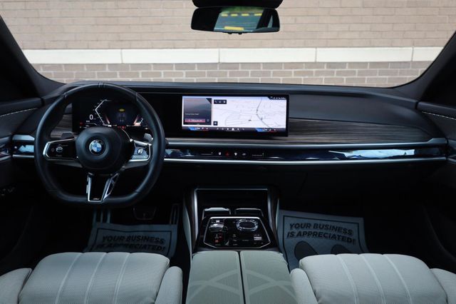 2023 BMW 7 Series 740i - 23034642 - 32