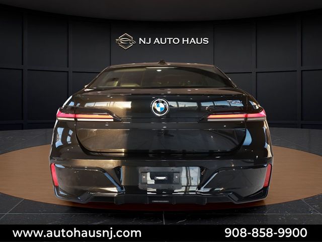 2023 BMW 7 Series 740i's photo