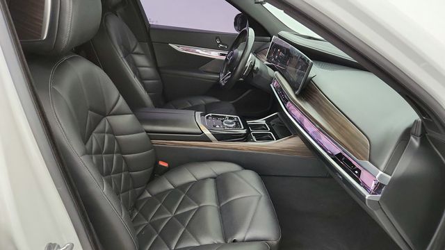 2023 BMW 7 Series 740i - 22942769 - 25
